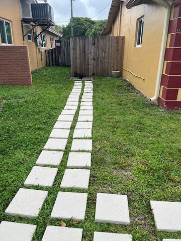 4917 Washington Street, Hollywood, FL 33021