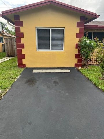 4917 Washington Street, Hollywood, FL 33021