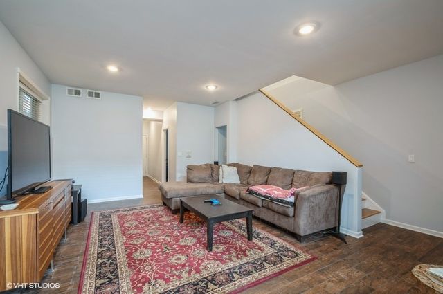 1508 W Erie Street 1, Chicago, IL 60642