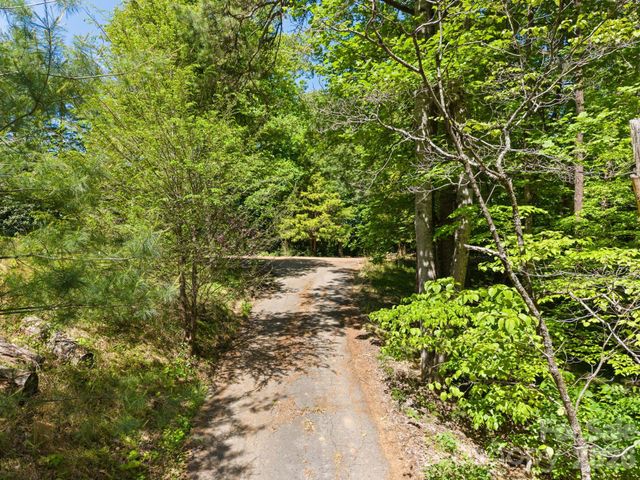 31 White Bridge Road, Weaverville, NC 28787