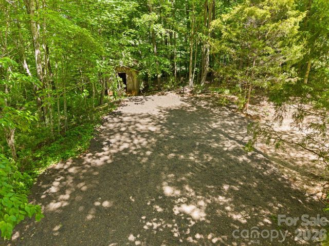 31 White Bridge Road, Weaverville, NC 28787