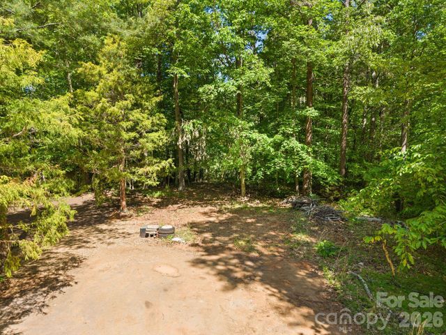 31 White Bridge Road, Weaverville, NC 28787