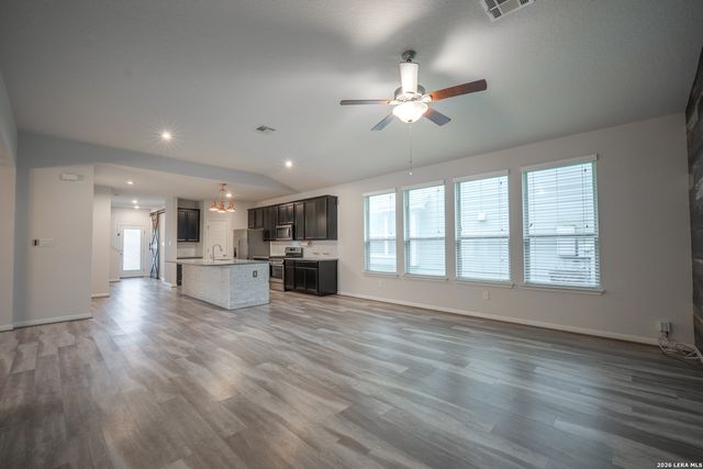 13310 Antelope, St Hedwig, TX 78152