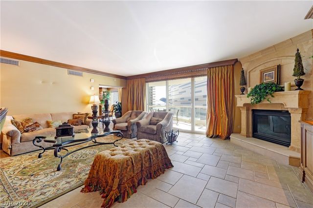 2747 Paradise Road 801, Las Vegas, NV 89109