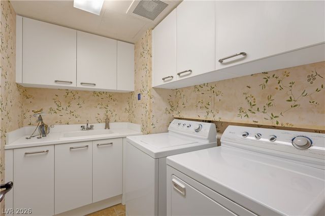 2747 Paradise Road 801, Las Vegas, NV 89109