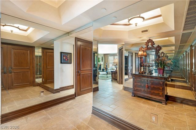 2747 Paradise Road 801, Las Vegas, NV 89109