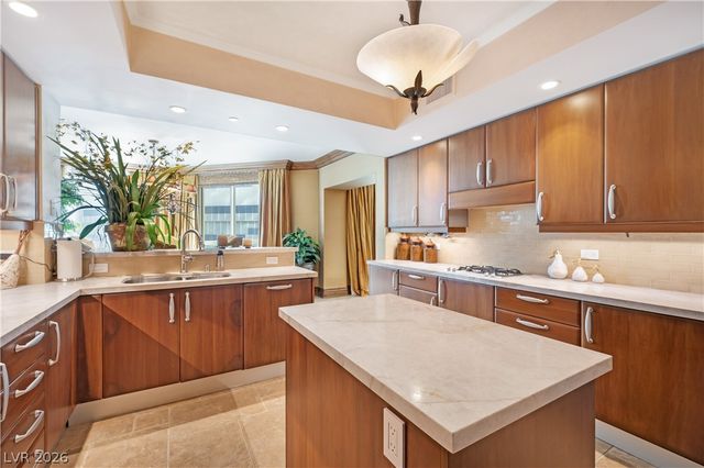 2747 Paradise Road 801, Las Vegas, NV 89109