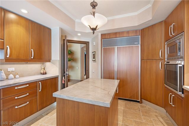 2747 Paradise Road 801, Las Vegas, NV 89109