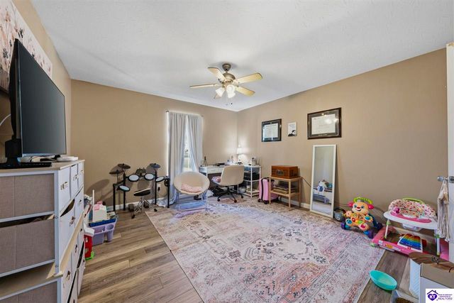 211 Southern Lake Drive, Elizabethtown, KY 42701