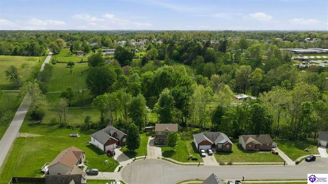 211 Southern Lake Drive, Elizabethtown, KY 42701