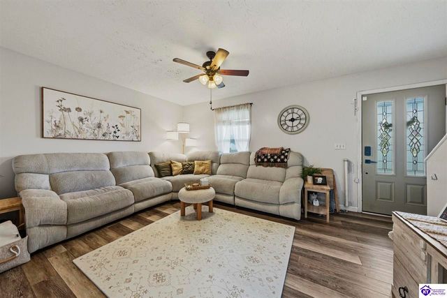 211 Southern Lake Drive, Elizabethtown, KY 42701