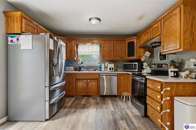 211 Southern Lake Drive, Elizabethtown, KY 42701