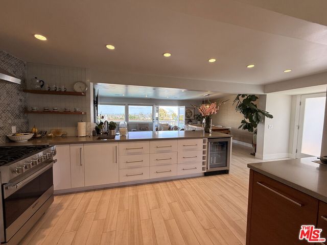 200 Larsson Street, Manhattan Beach, CA 90266