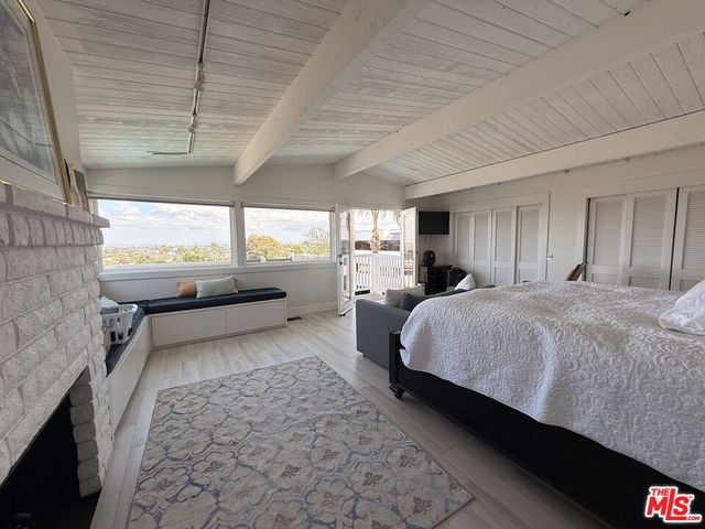200 Larsson Street, Manhattan Beach, CA 90266