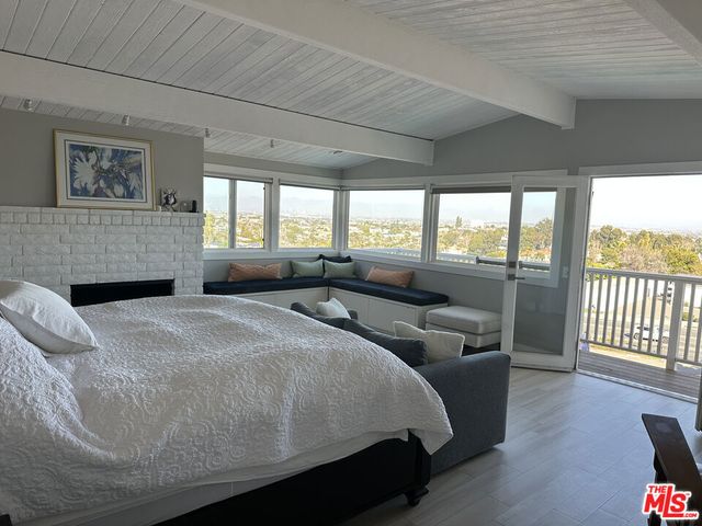 200 Larsson Street, Manhattan Beach, CA 90266