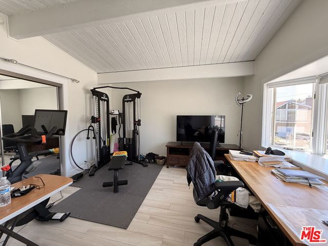 200 Larsson Street, Manhattan Beach, CA 90266