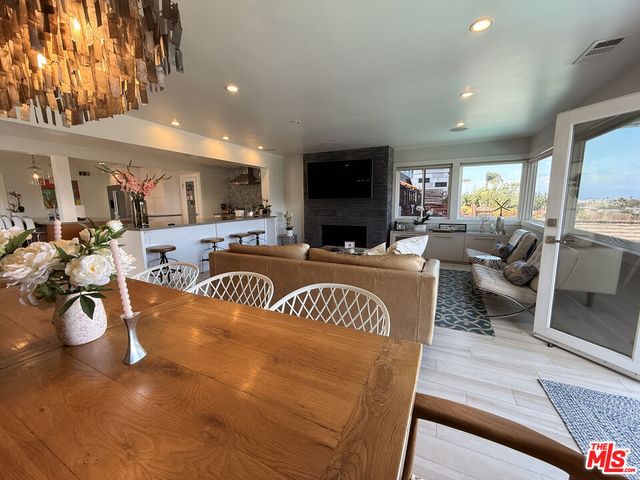 200 Larsson Street, Manhattan Beach, CA 90266
