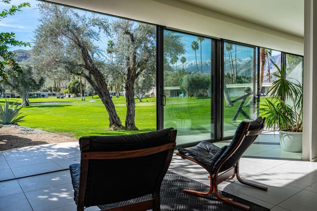 199 Desert Lakes Drive, Palm Springs, CA 92264