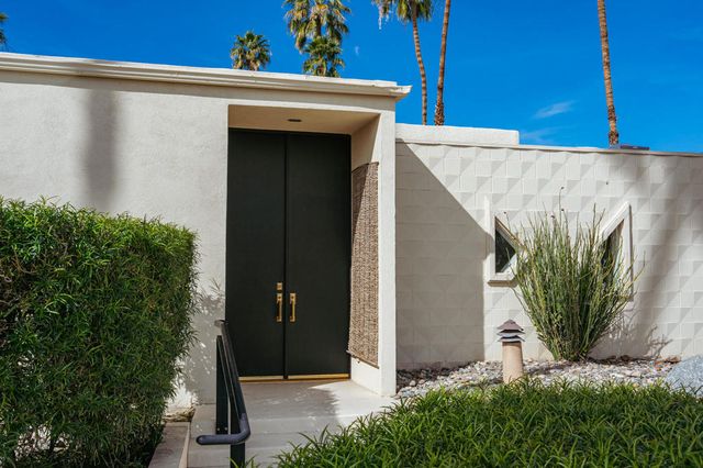 199 Desert Lakes Drive, Palm Springs, CA 92264