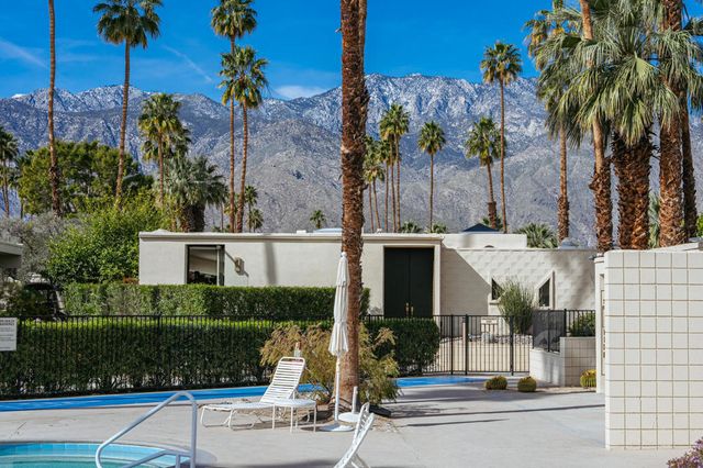 199 Desert Lakes Drive, Palm Springs, CA 92264