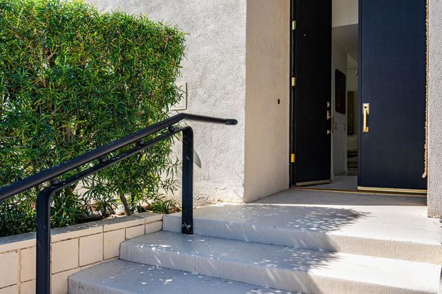 199 Desert Lakes Drive, Palm Springs, CA 92264