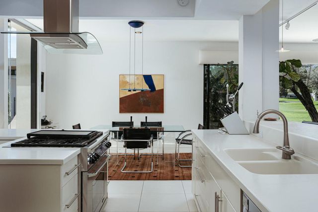 199 Desert Lakes Drive, Palm Springs, CA 92264