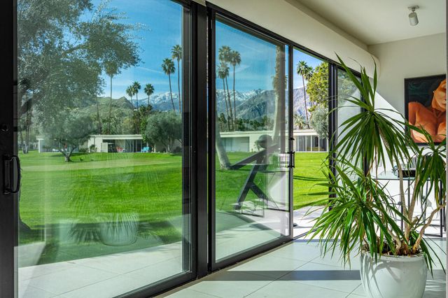 199 Desert Lakes Drive, Palm Springs, CA 92264