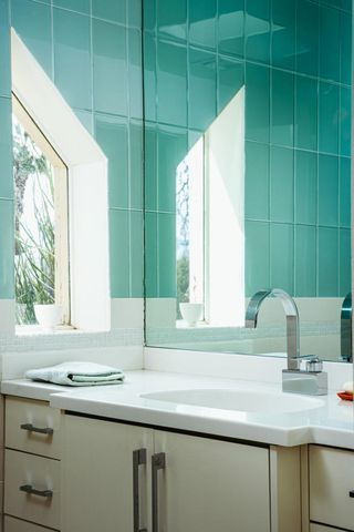 199 Desert Lakes Drive, Palm Springs, CA 92264