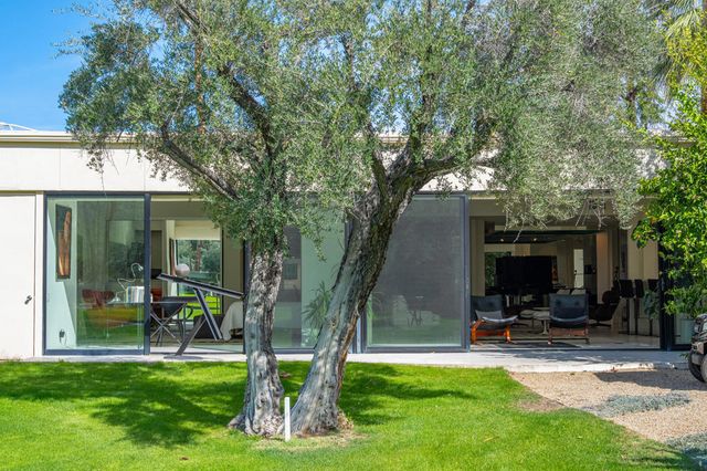 199 Desert Lakes Drive, Palm Springs, CA 92264