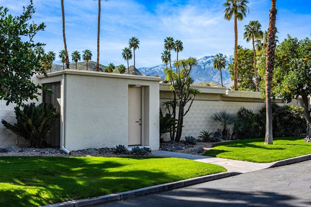 199 Desert Lakes Drive, Palm Springs, CA 92264