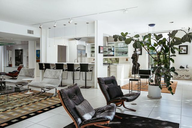 199 Desert Lakes Drive, Palm Springs, CA 92264