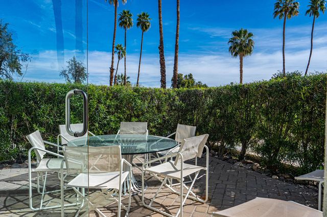 199 Desert Lakes Drive, Palm Springs, CA 92264