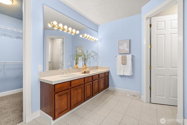 7841 Canterwood Drive SE, Olympia, WA 98513