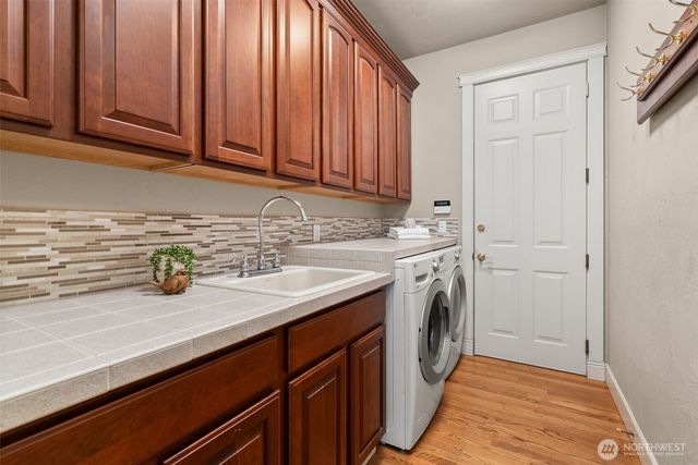 7841 Canterwood Drive SE, Olympia, WA 98513