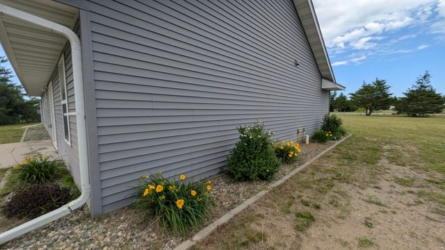 5820 Sullivan Drive NW, Bemidji, MN 56601