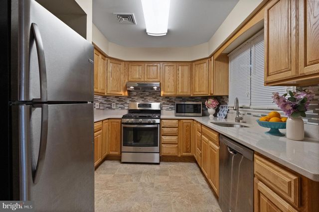 27 KETCH CT, Tuckerton, NJ 08087