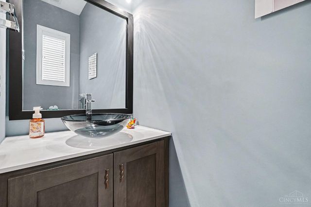 2734 Cleinview Avenue, Cincinnati, OH 45206