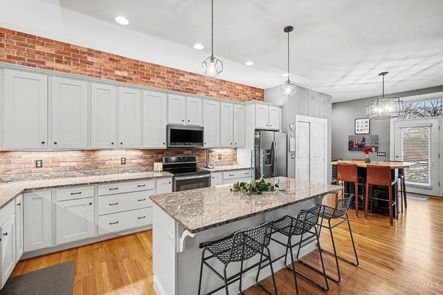 2734 Cleinview Avenue, Cincinnati, OH 45206