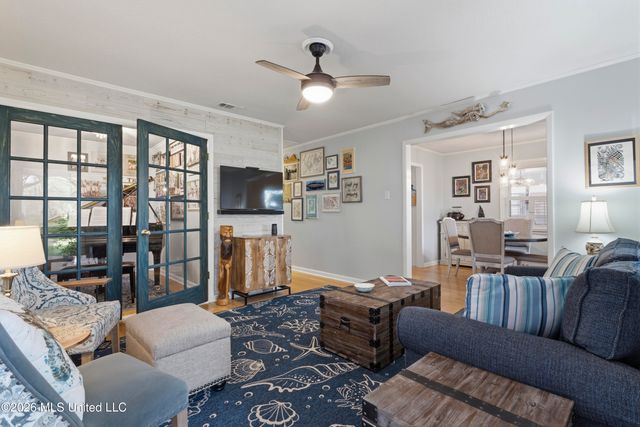 1409 Porter Avenue, Ocean Springs, MS 39564