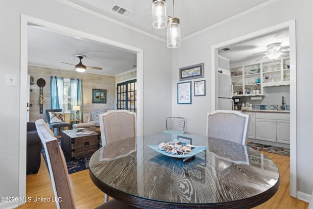 1409 Porter Avenue, Ocean Springs, MS 39564