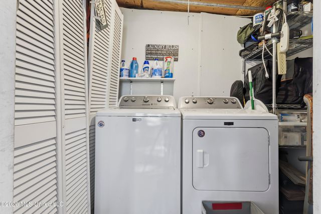 1409 Porter Avenue, Ocean Springs, MS 39564