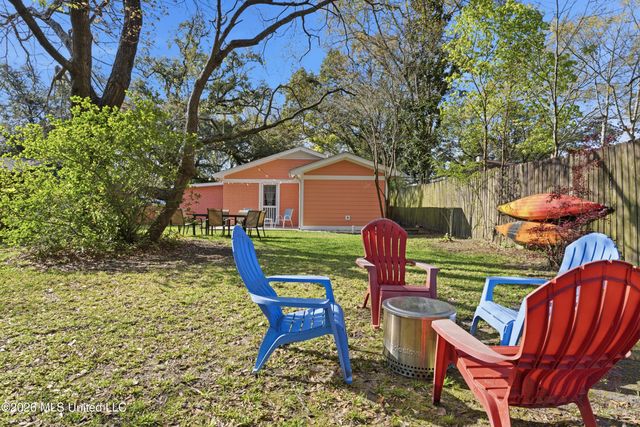 1409 Porter Avenue, Ocean Springs, MS 39564