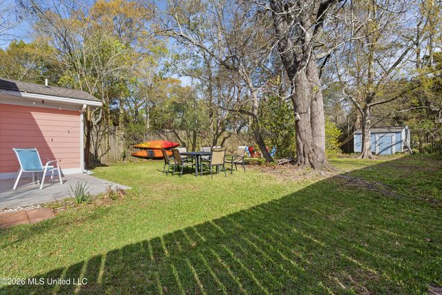 1409 Porter Avenue, Ocean Springs, MS 39564