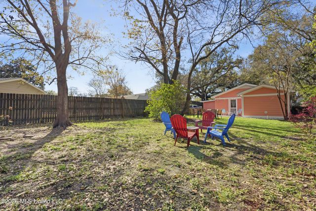 1409 Porter Avenue, Ocean Springs, MS 39564