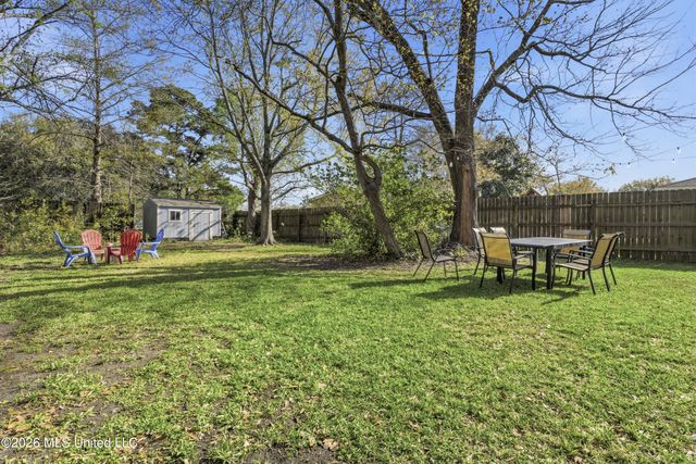 1409 Porter Avenue, Ocean Springs, MS 39564