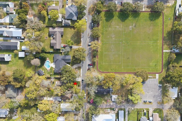 1409 Porter Avenue, Ocean Springs, MS 39564