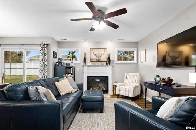 1107 DIXON Street, Washington, IL 61571