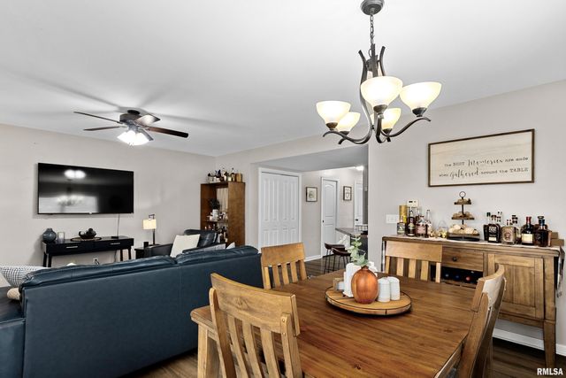 1107 DIXON Street, Washington, IL 61571