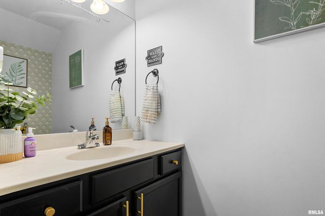 1107 DIXON Street, Washington, IL 61571