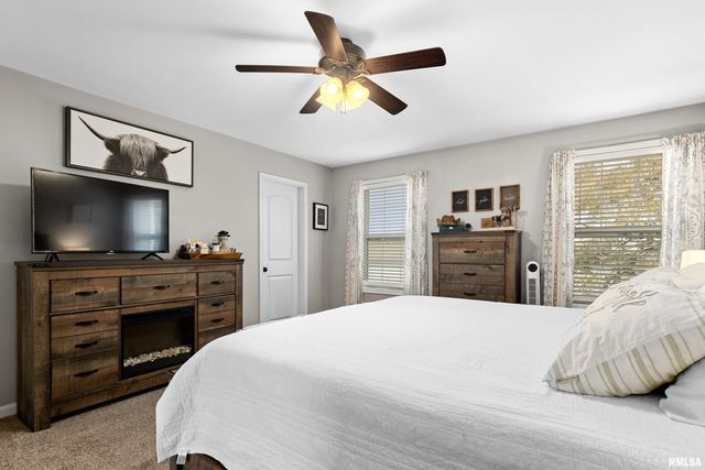 1107 DIXON Street, Washington, IL 61571